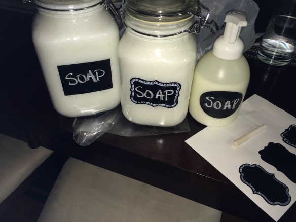 This yields a fuckload of soap. And cleaning the dishes is easy!